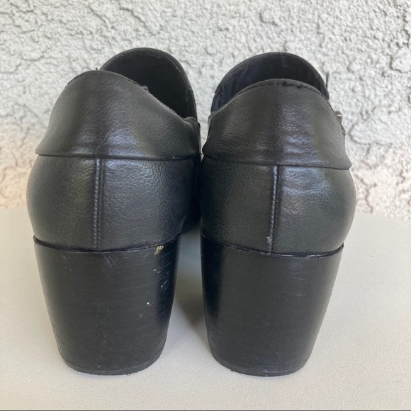 BareTraps Black Faux Leather Keyln Zip Booties - Picture 7 of 11